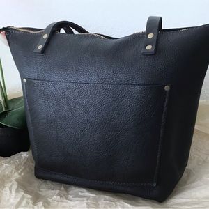 Black pebbled Medium Zip Tote